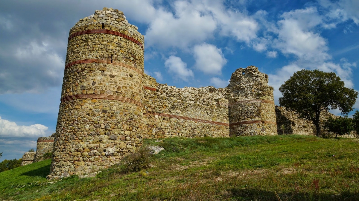 крепость Неузетикон