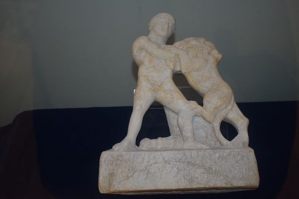 скулптура на Херакъл, 2-3 в.пр.Хр.